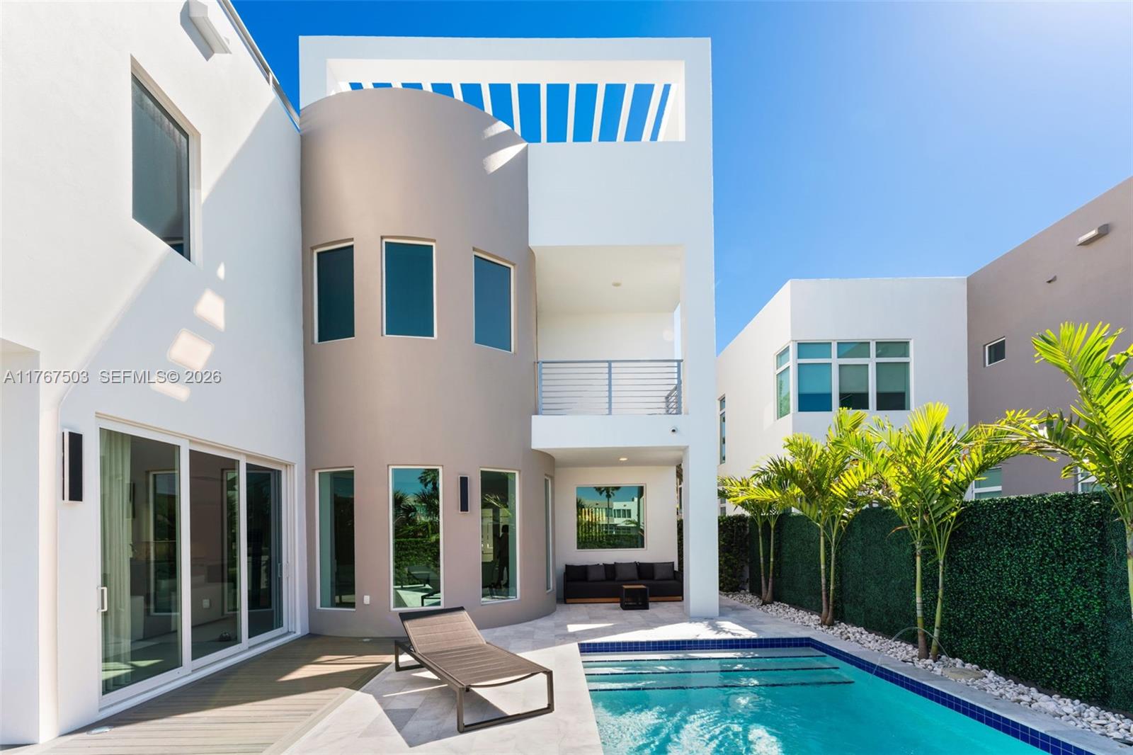 GRAND FLORIDIAN ESTATES - Residential Lease