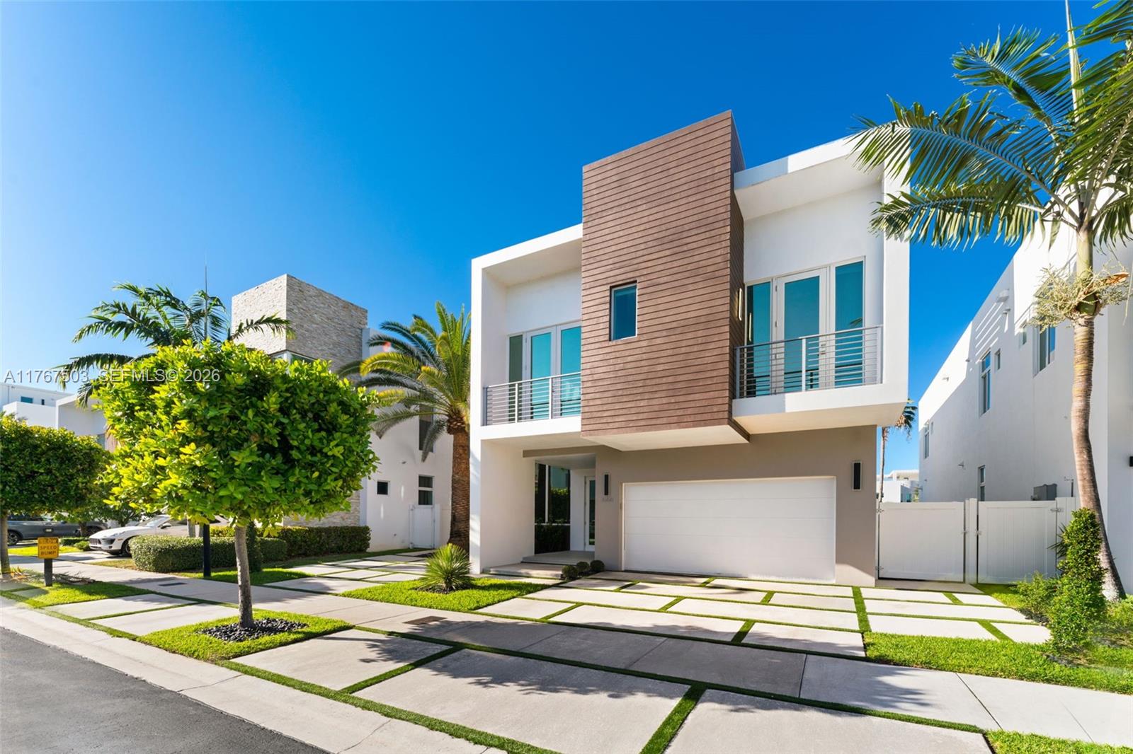 GRAND FLORIDIAN ESTATES - Residential Lease