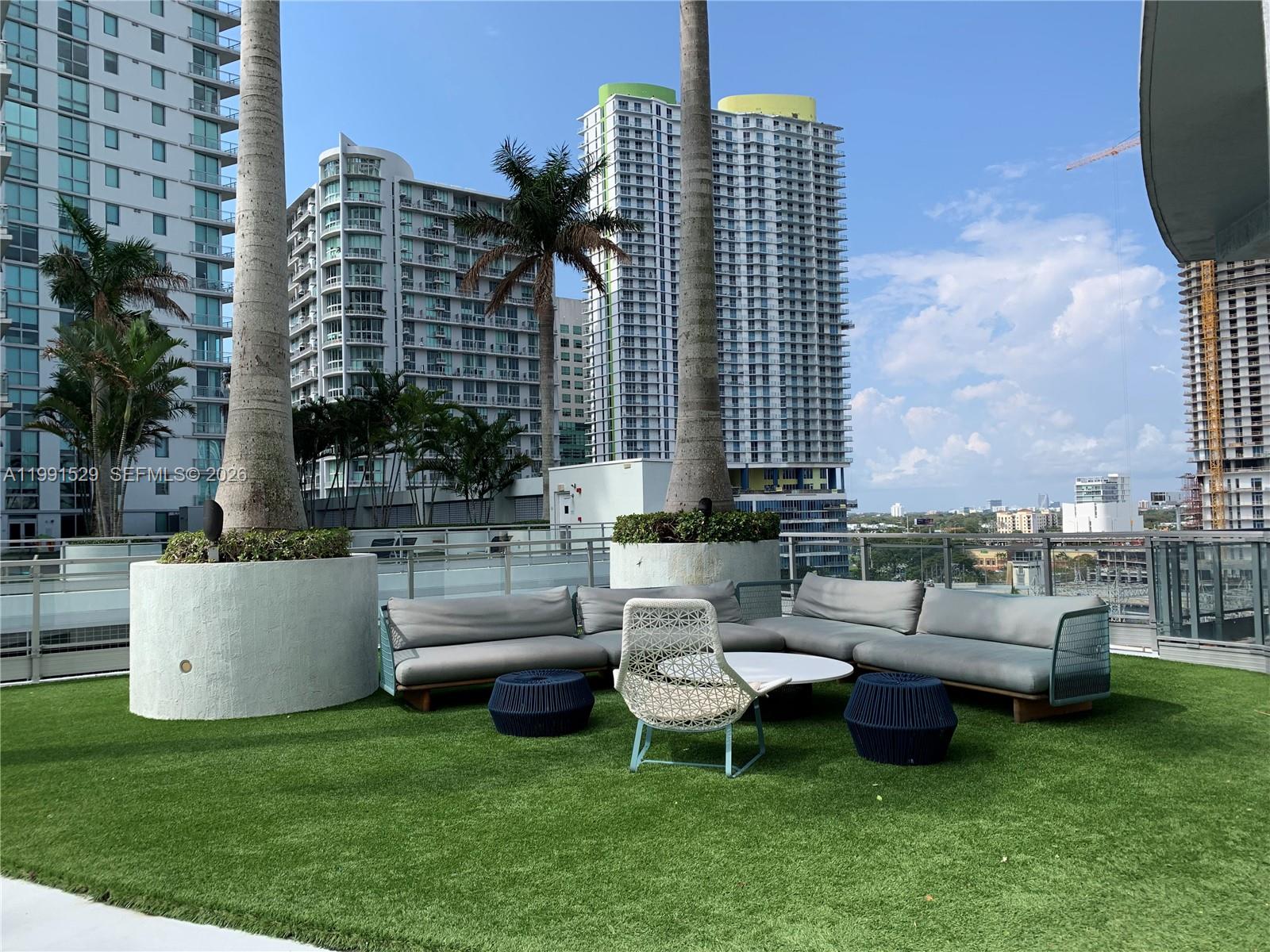 IVY CONDO - Residential