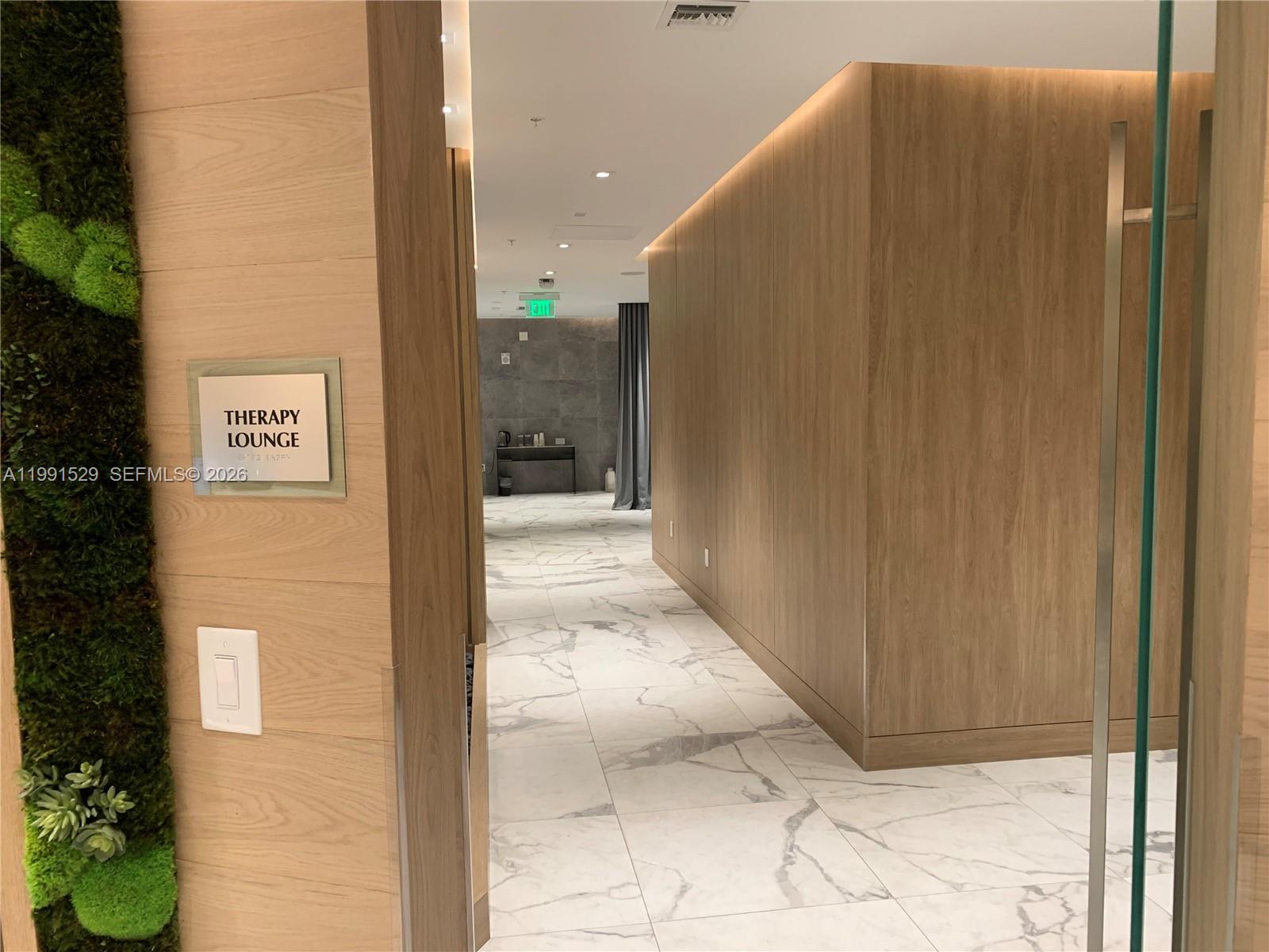 IVY CONDO - Residential