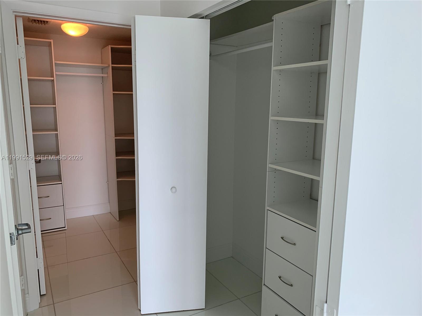 IVY CONDO - Residential