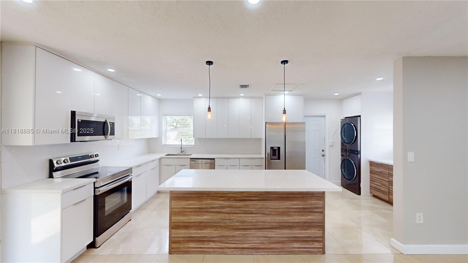 Property for Sale at 3354 Nw 181st St, Miami Gardens, Broward County, Florida - Bedrooms: 3 
Bathrooms: 1  - $550,000