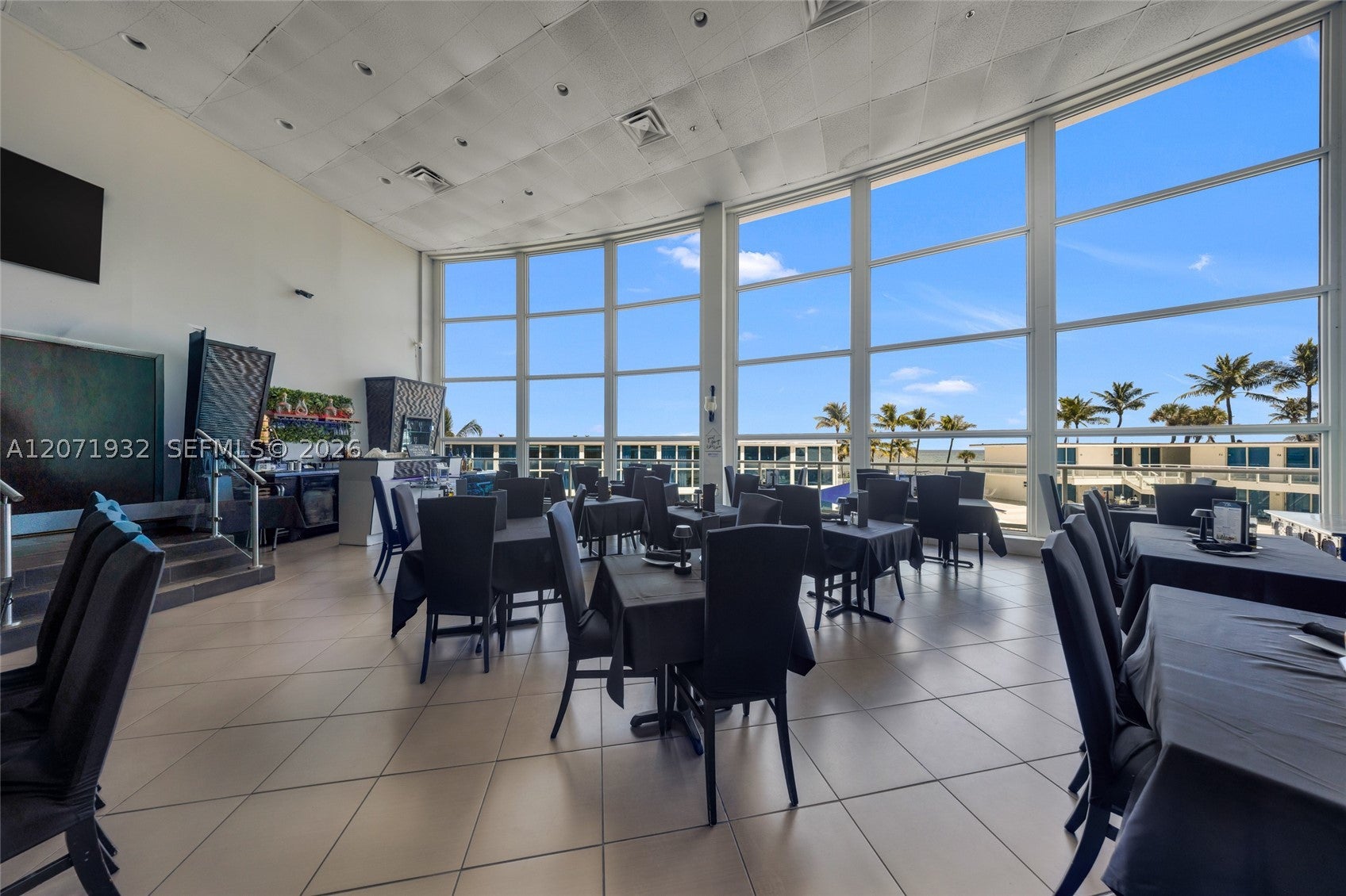5445 Collins Ave CU-2A