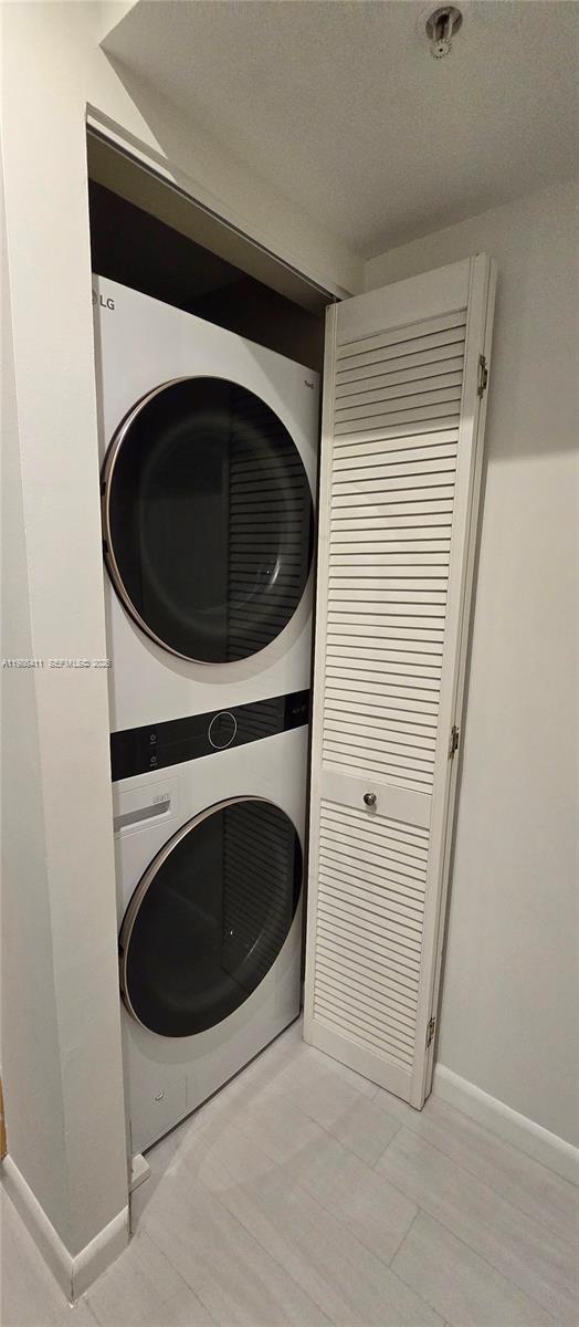 WATERGARDEN CONDO - Residential Lease