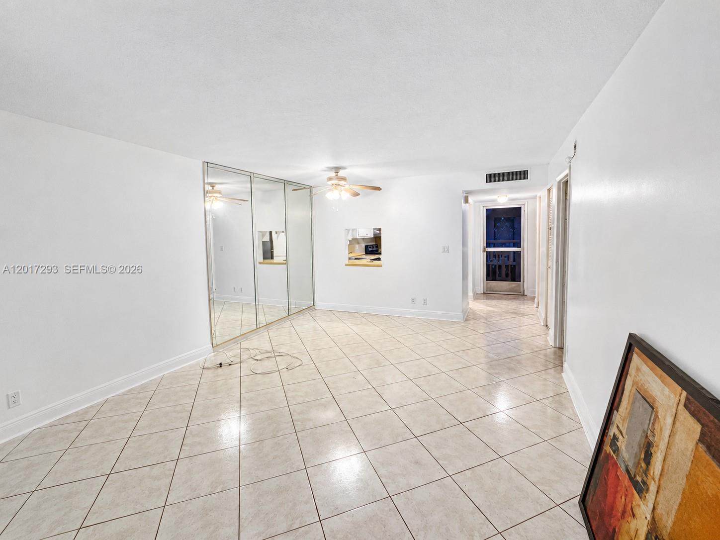 FOURTH GULFSTREAM GARDEN - Residential
