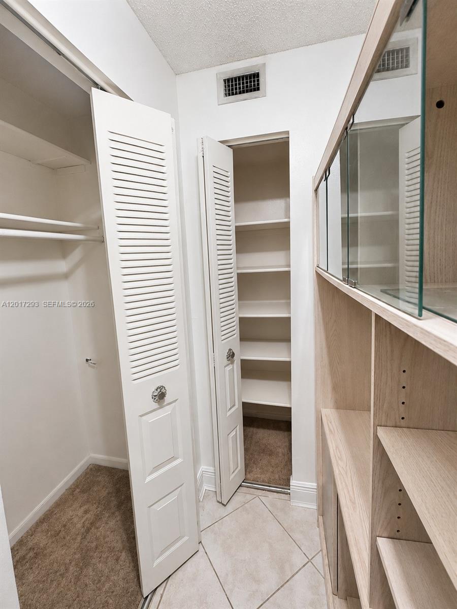 FOURTH GULFSTREAM GARDEN - Residential