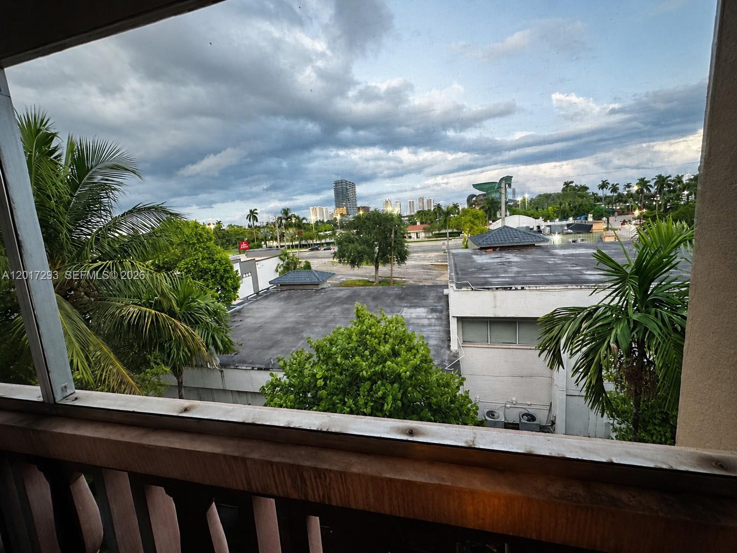 FOURTH GULFSTREAM GARDEN - Residential