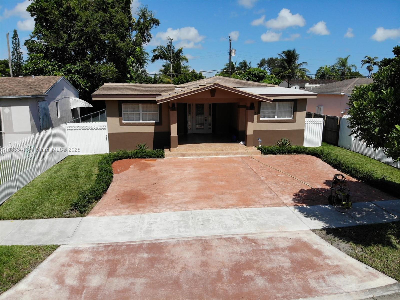 2255 SW 26th St 1