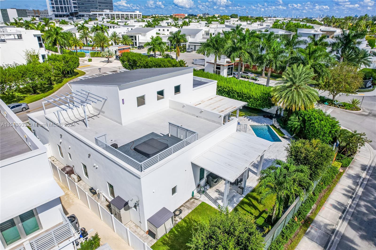 OASIS PARK SQUARE AT DORA - Residential