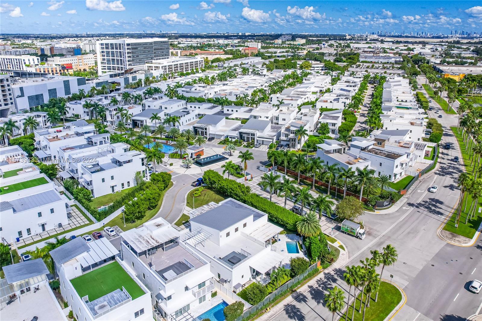 OASIS PARK SQUARE AT DORA - Residential