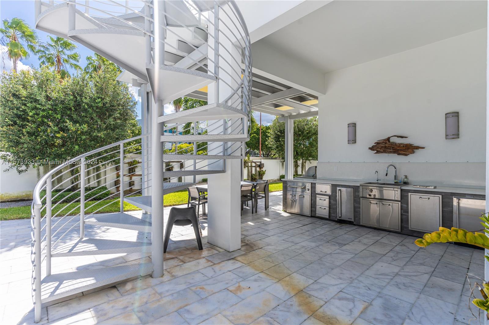 OASIS PARK SQUARE AT DORA - Residential