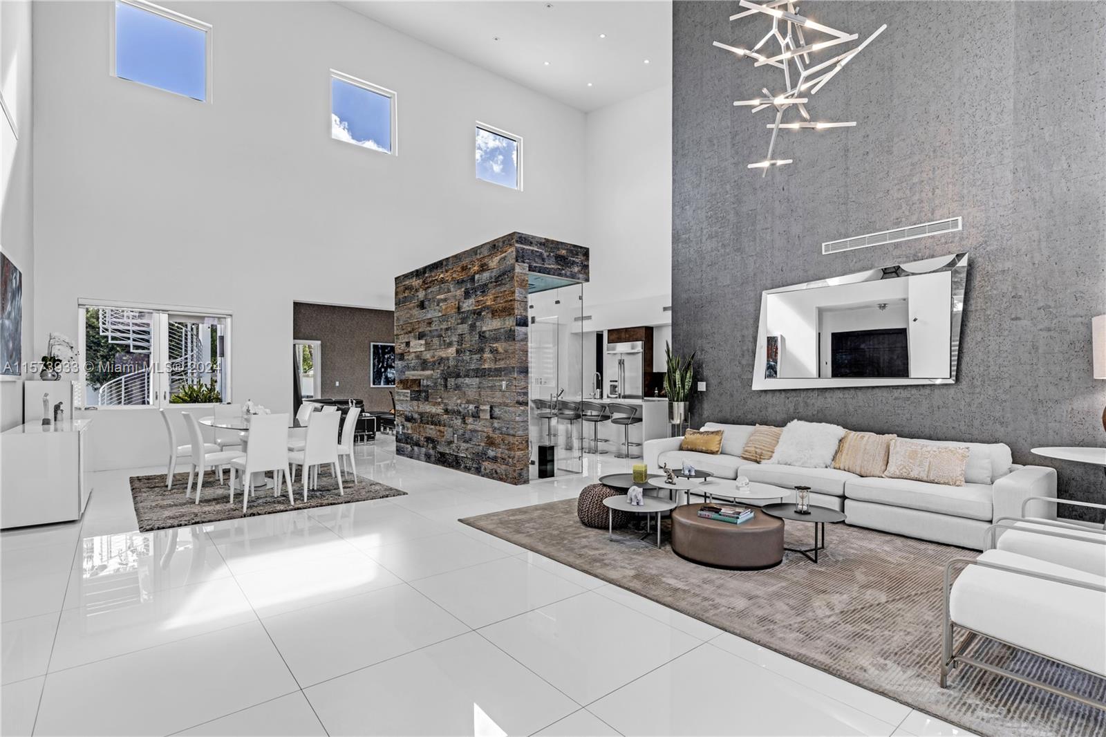 OASIS PARK SQUARE AT DORA - Residential