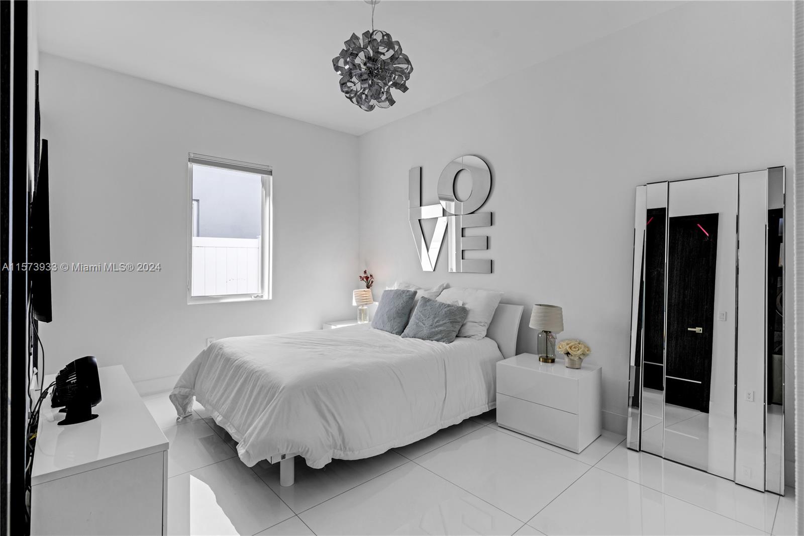 OASIS PARK SQUARE AT DORA - Residential