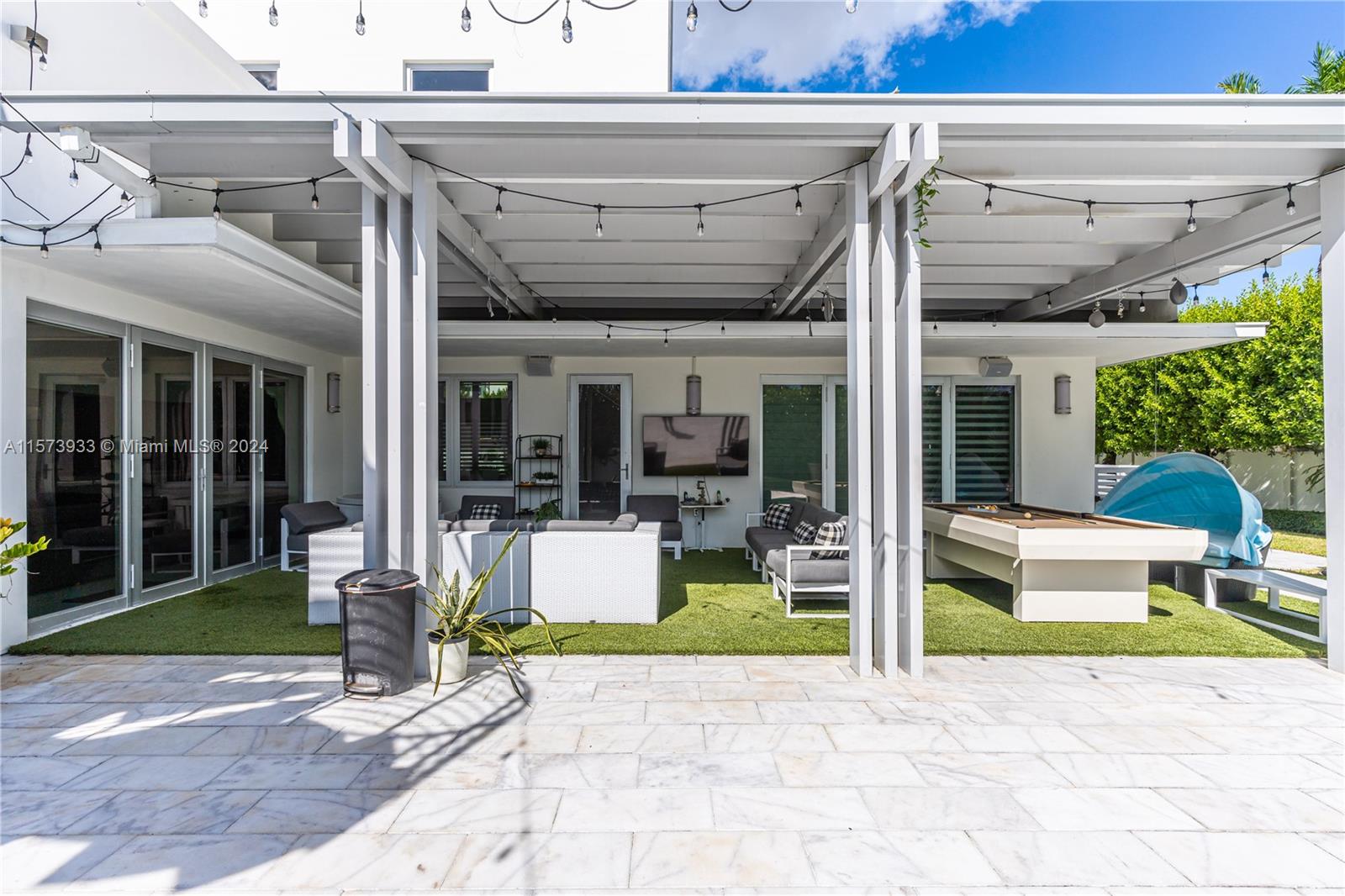 OASIS PARK SQUARE AT DORA - Residential