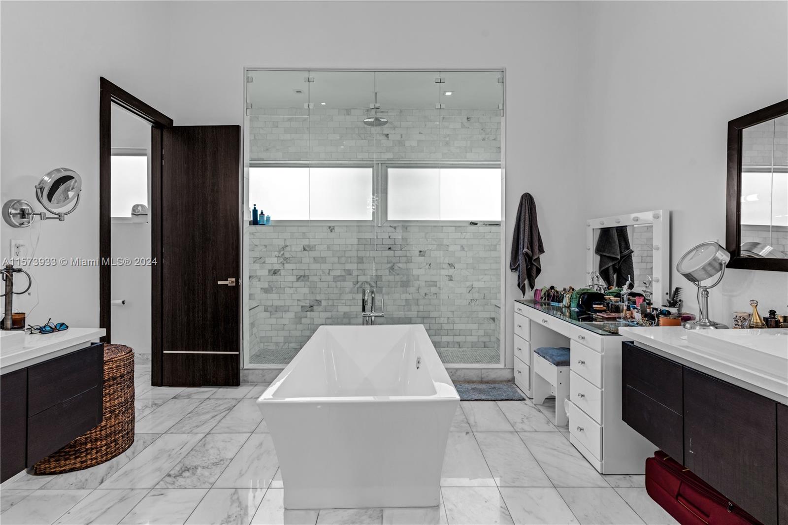 OASIS PARK SQUARE AT DORA - Residential