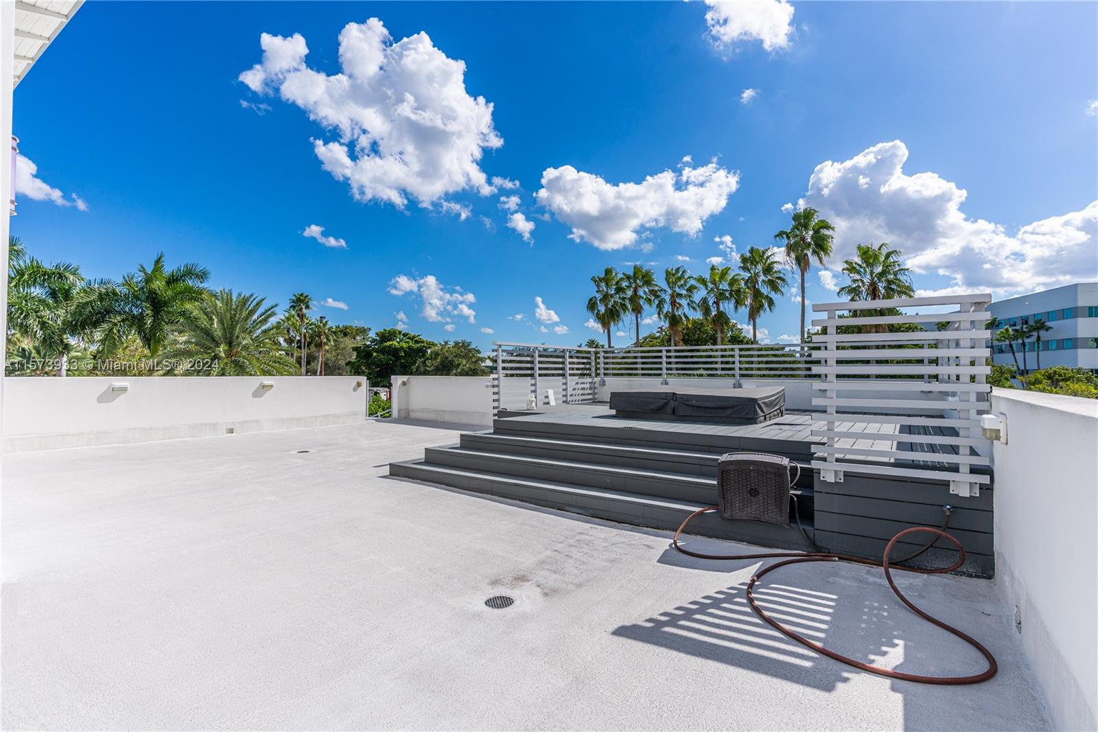 OASIS PARK SQUARE AT DORA - Residential