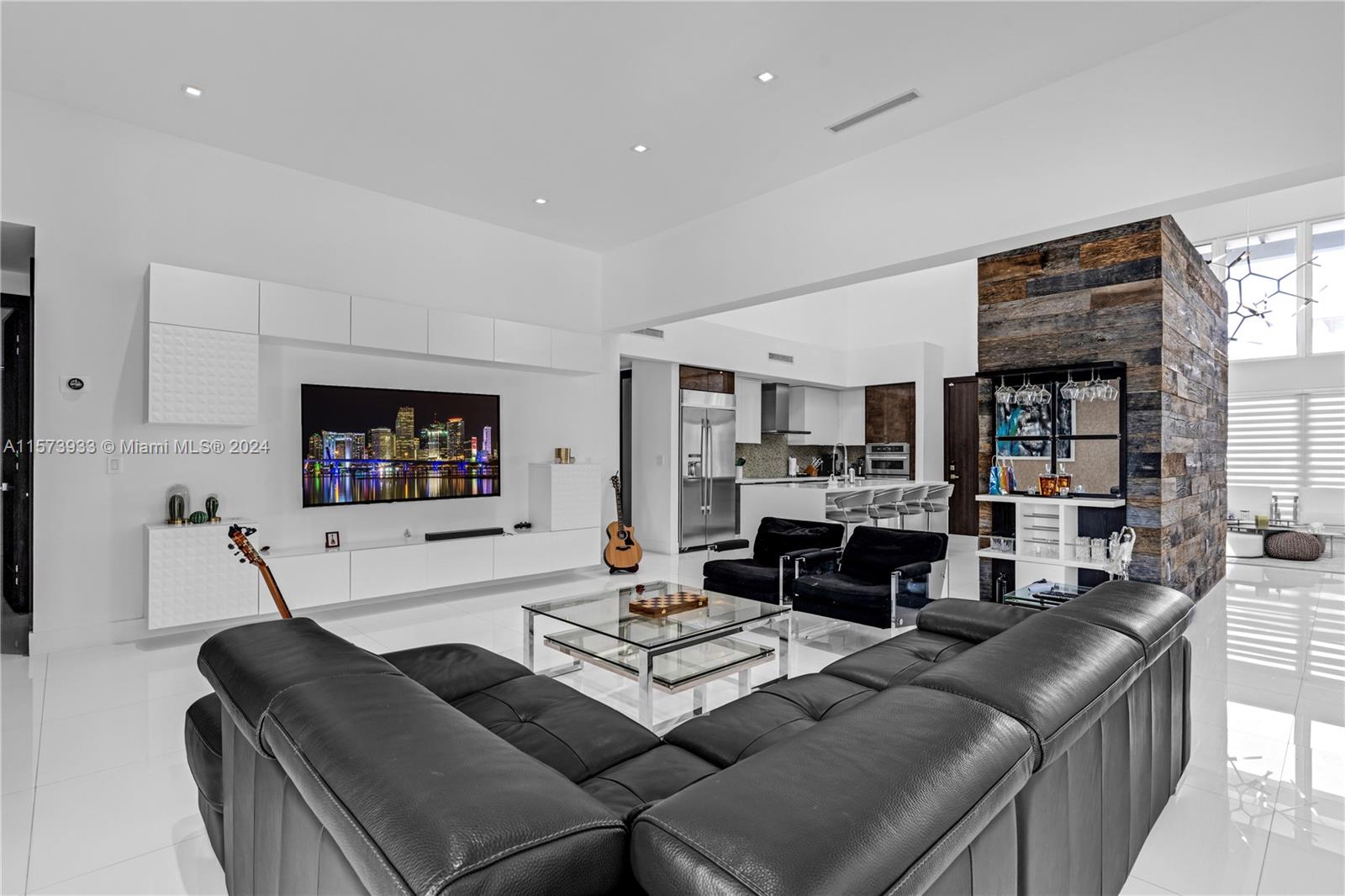 OASIS PARK SQUARE AT DORA - Residential