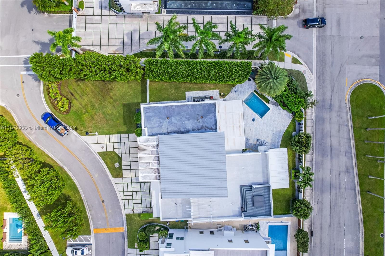 OASIS PARK SQUARE AT DORA - Residential