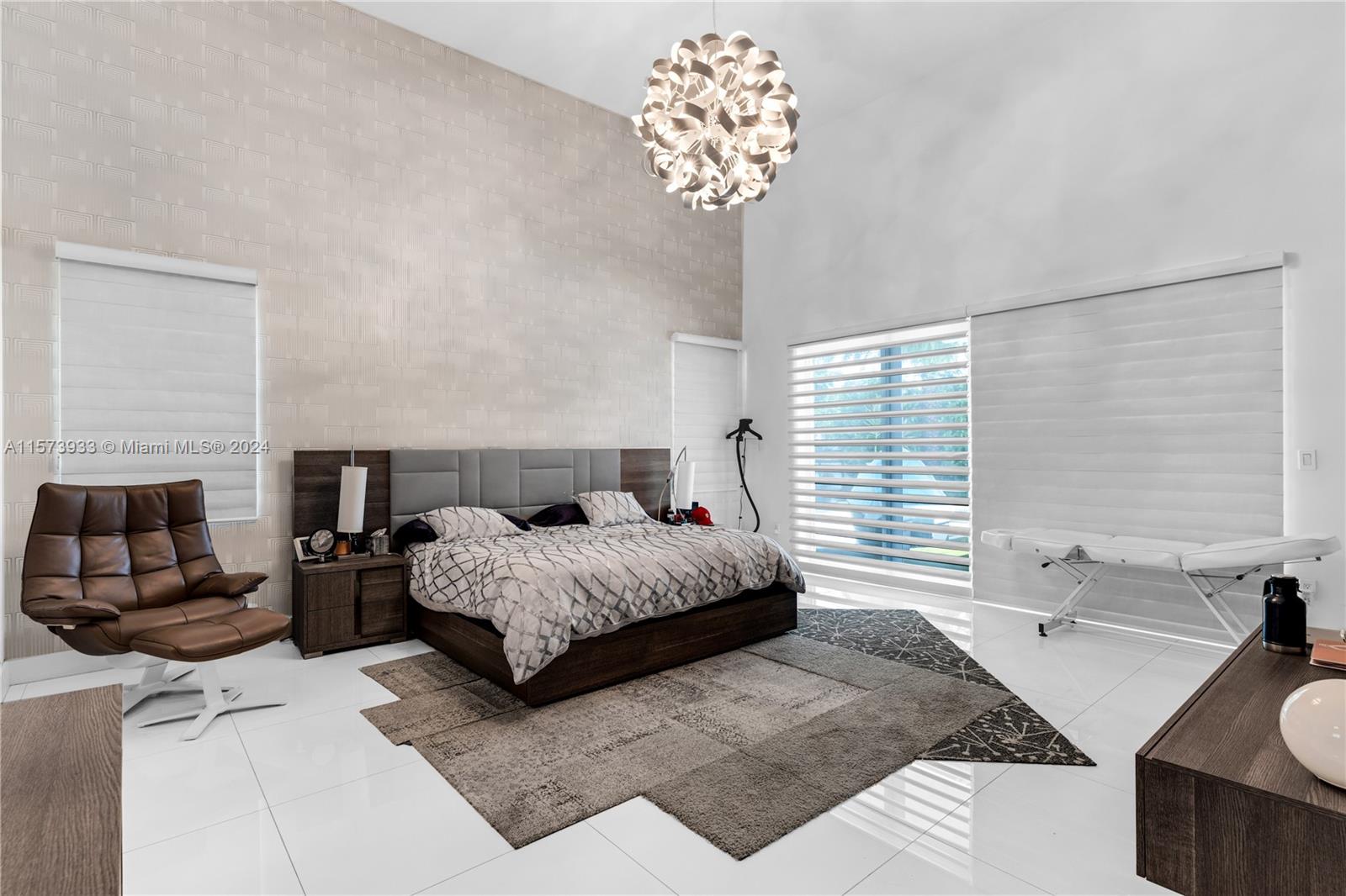 OASIS PARK SQUARE AT DORA - Residential