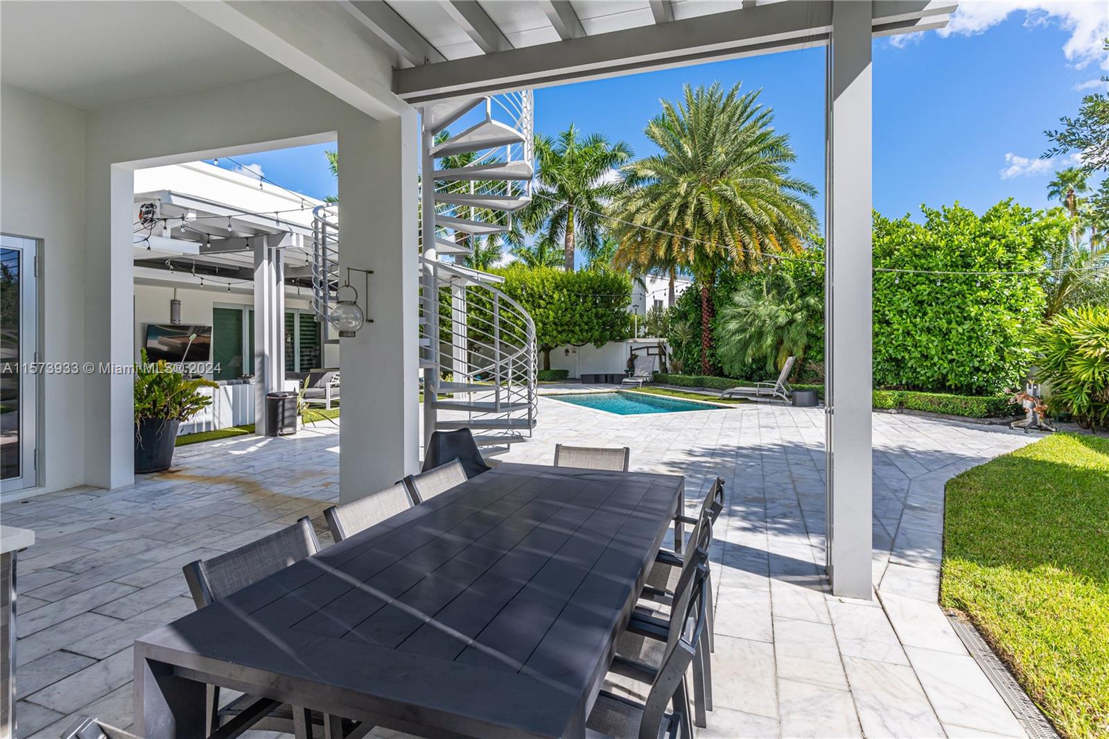 OASIS PARK SQUARE AT DORA - Residential