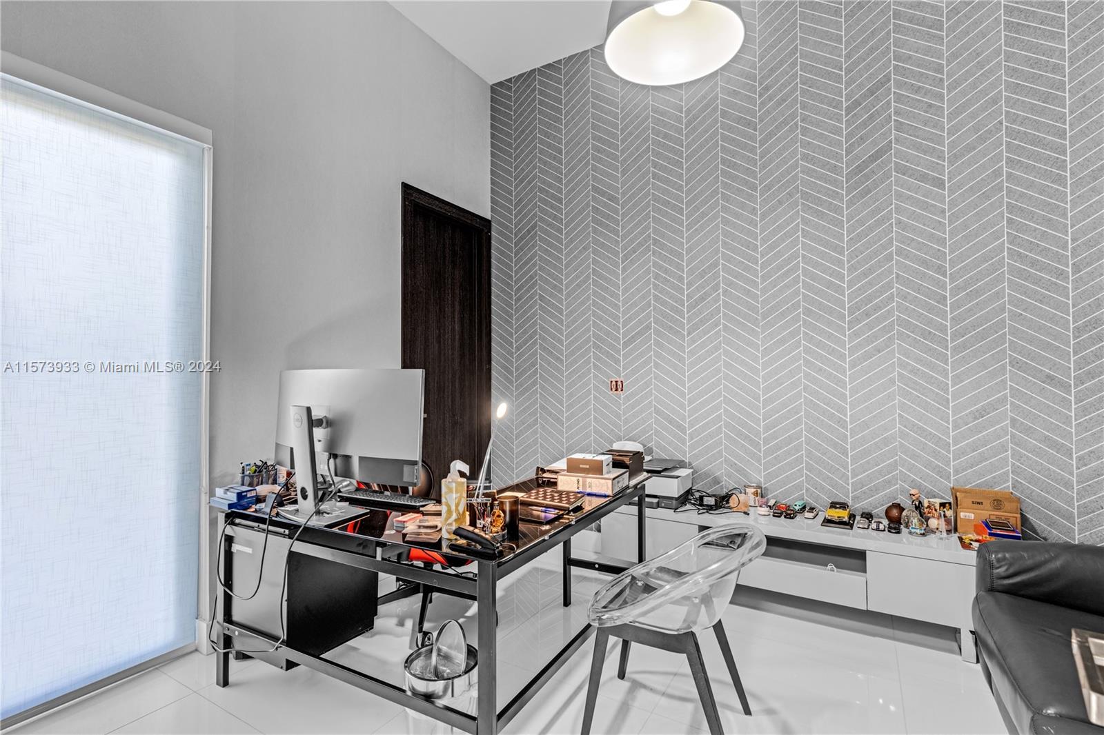 OASIS PARK SQUARE AT DORA - Residential