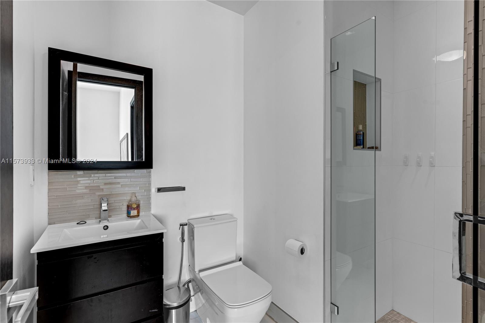 OASIS PARK SQUARE AT DORA - Residential