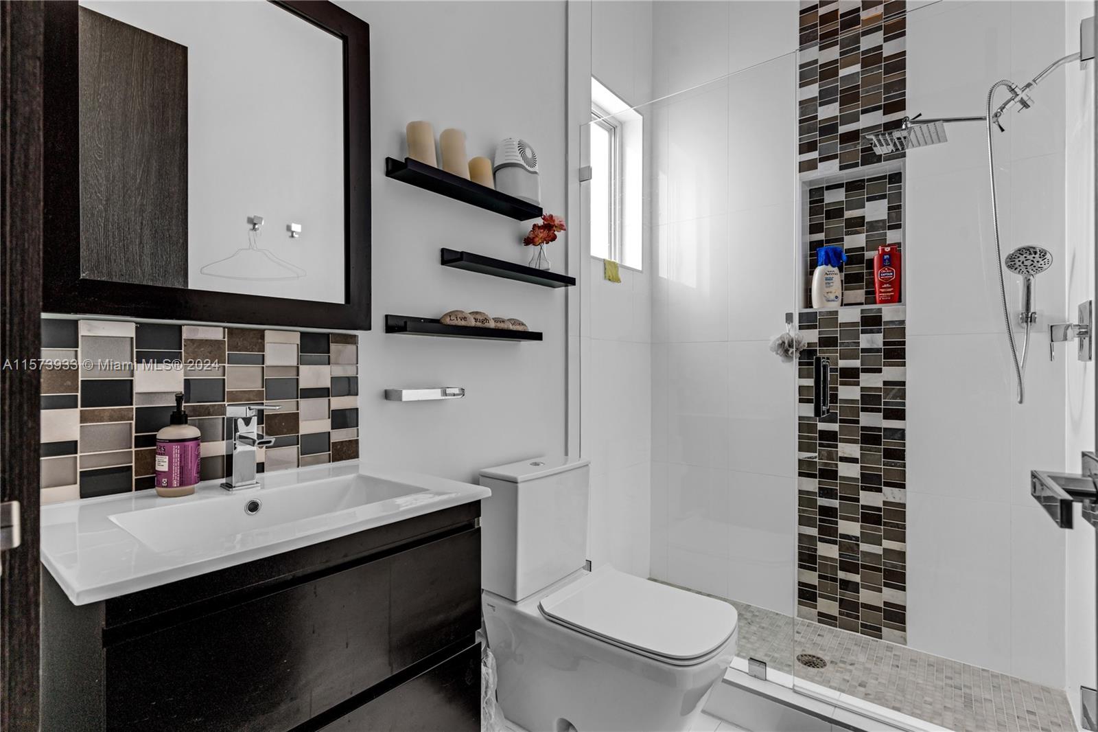 OASIS PARK SQUARE AT DORA - Residential