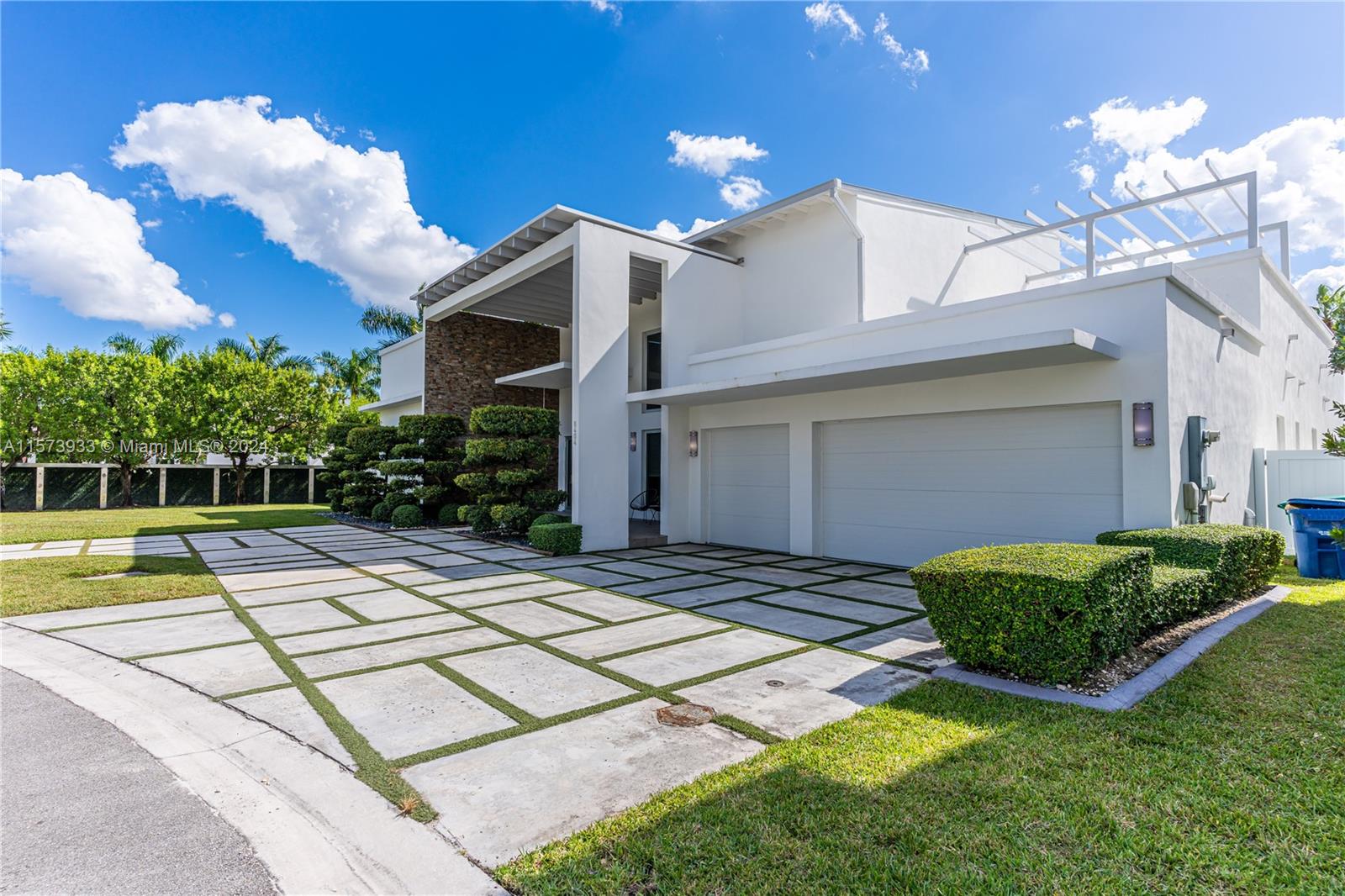 OASIS PARK SQUARE AT DORA - Residential