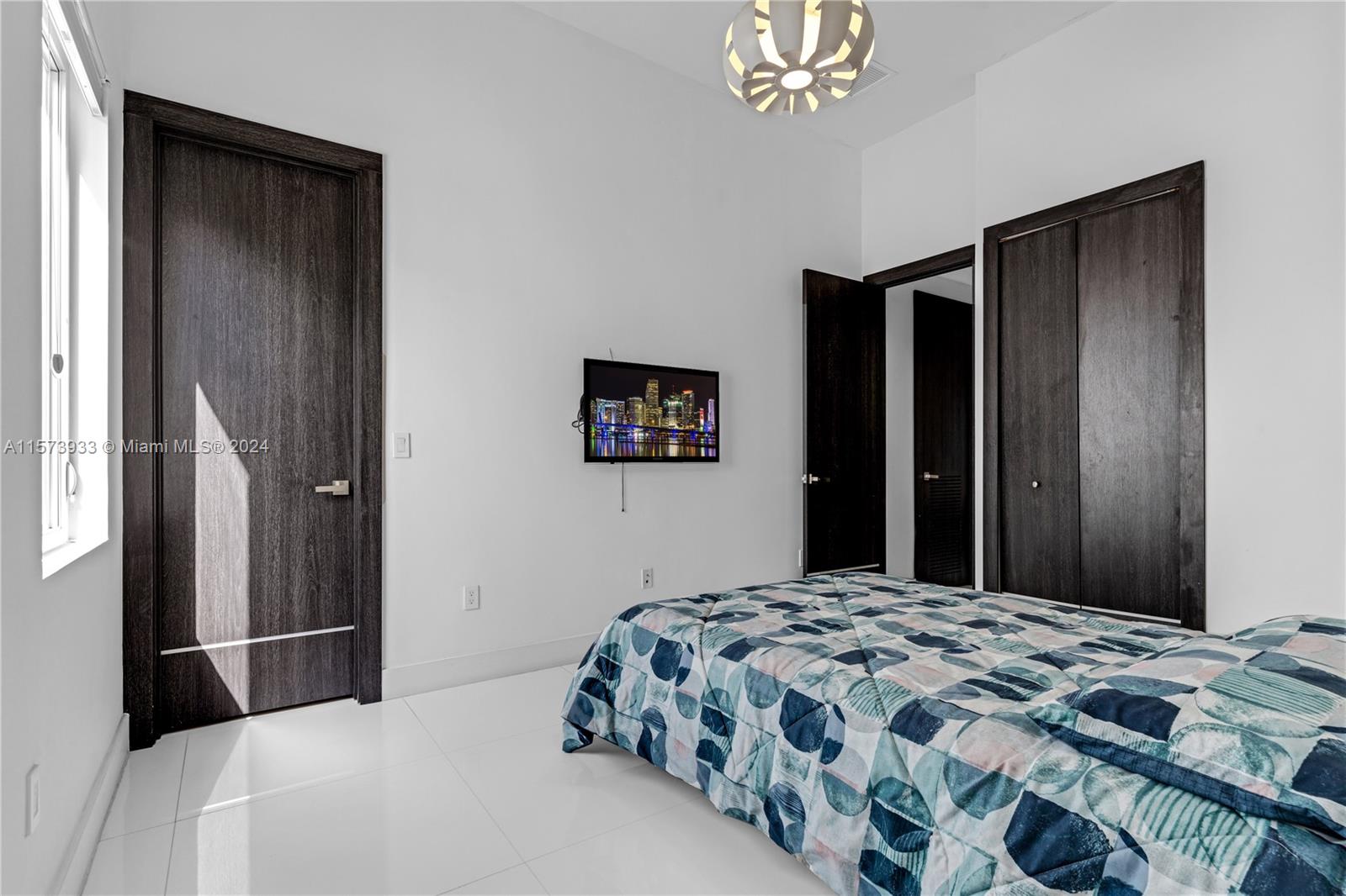 OASIS PARK SQUARE AT DORA - Residential