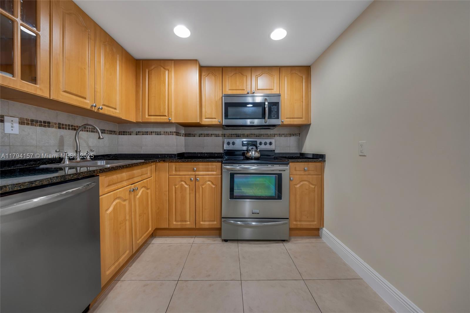 ARLEN HOUSE EAST CONDO - Residential