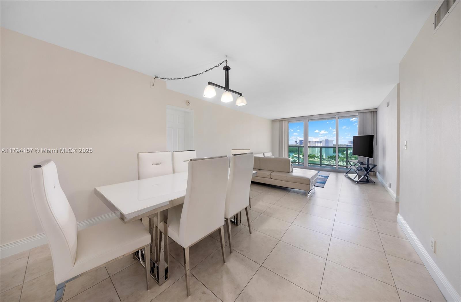 100 Bayview Dr 1403