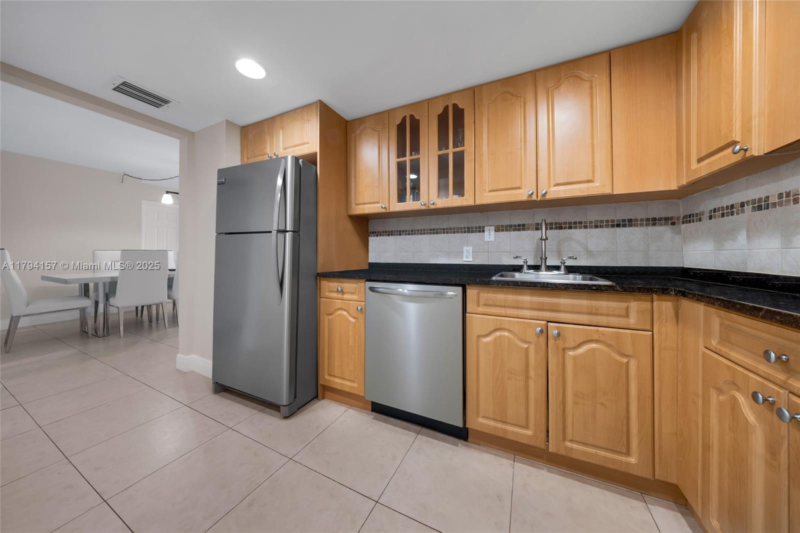 ARLEN HOUSE EAST CONDO - Residential