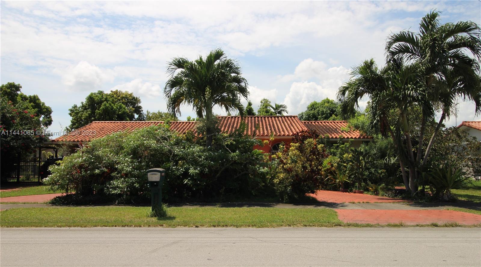 Property for Sale at 10710 Sw 26th St St, Miami, Broward County, Florida - Bedrooms: 3 
Bathrooms: 2  - $699,000