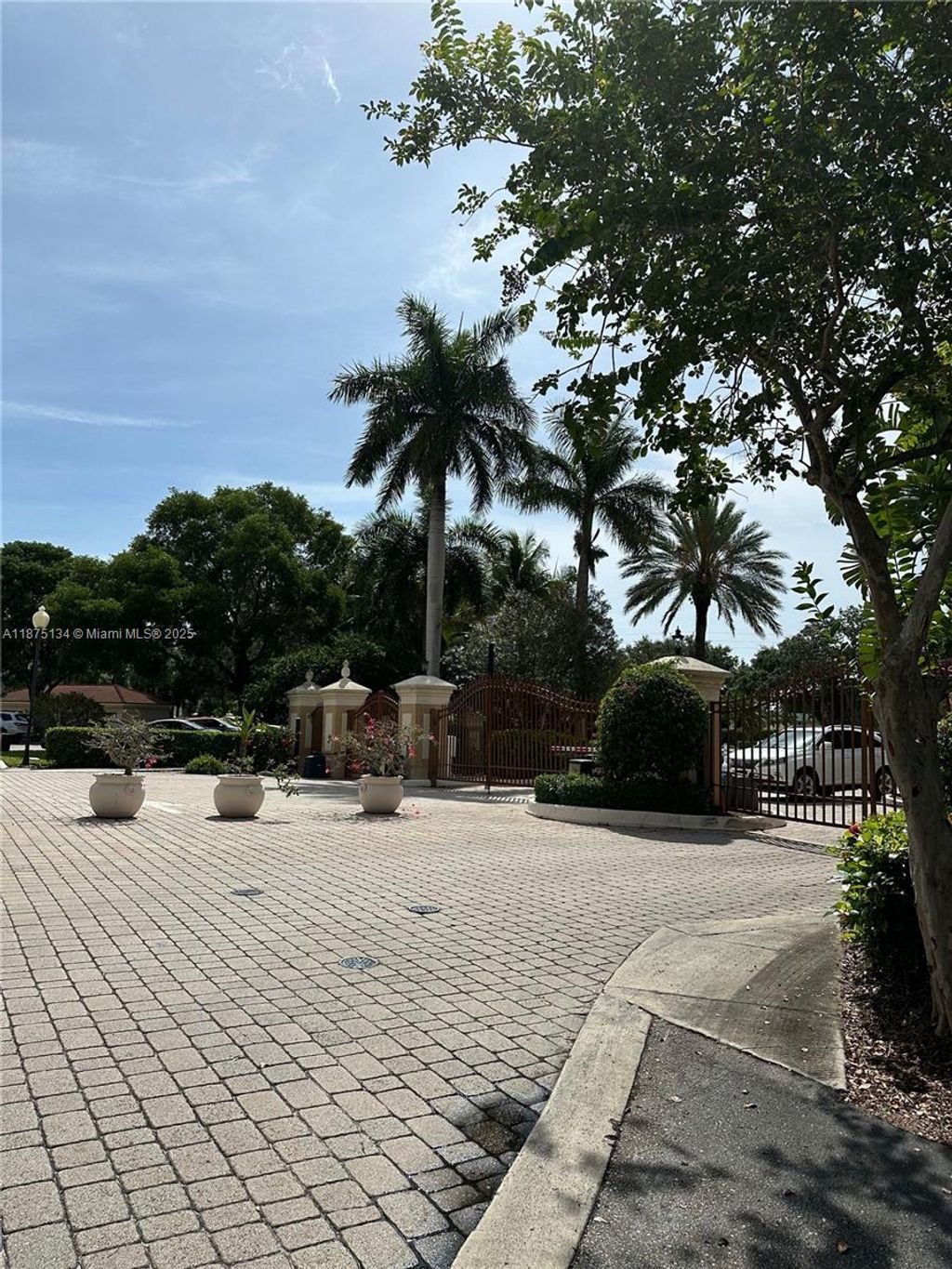 Photo of 911 Villa Cir #911, Boynton Beach, FL 33435 (MLS # A11875134)