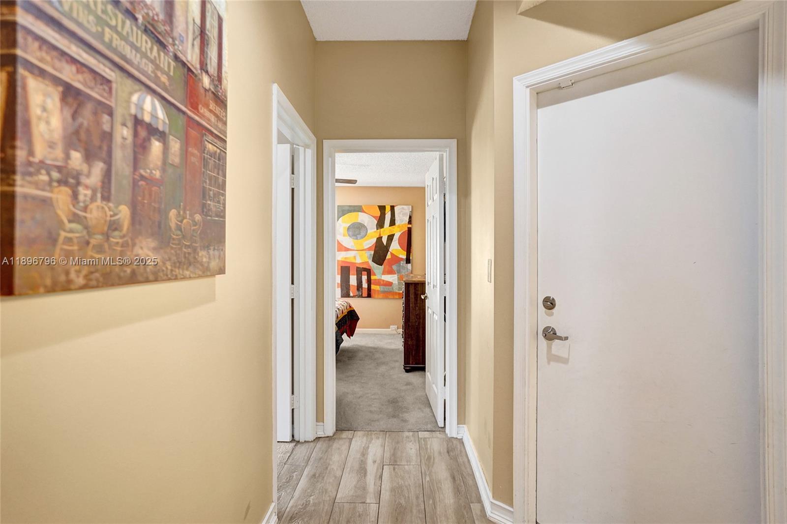 HOLLYWOOD LAKES COUNTRY C - Residential