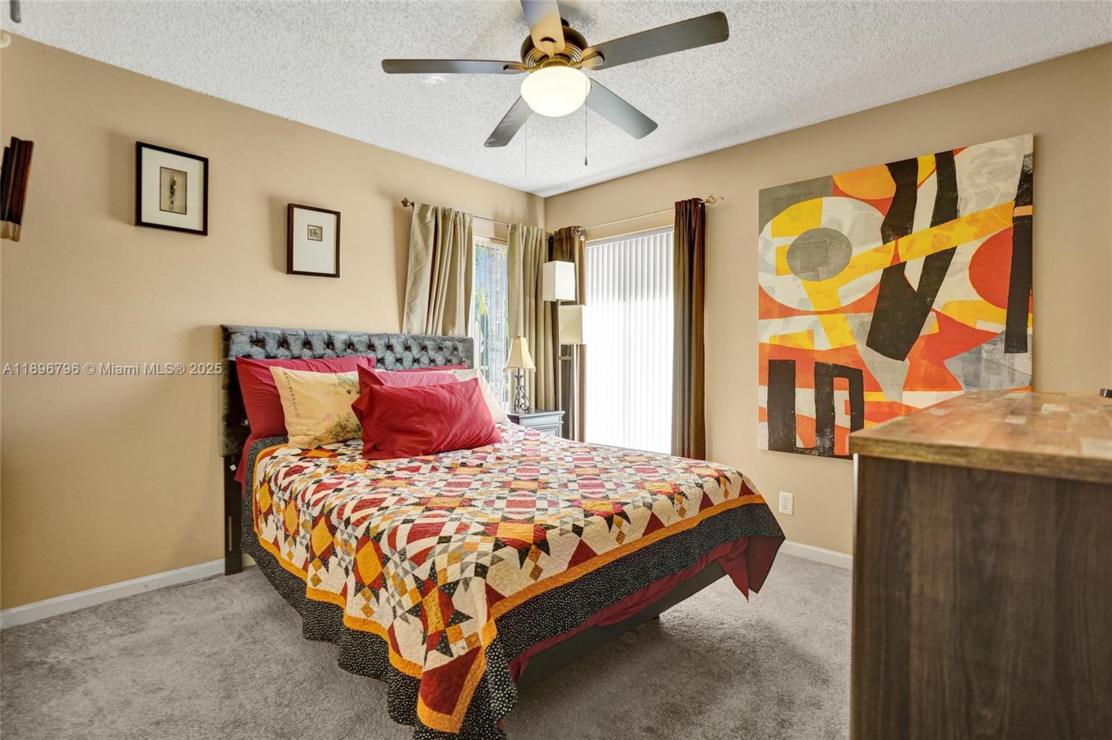 HOLLYWOOD LAKES COUNTRY C - Residential