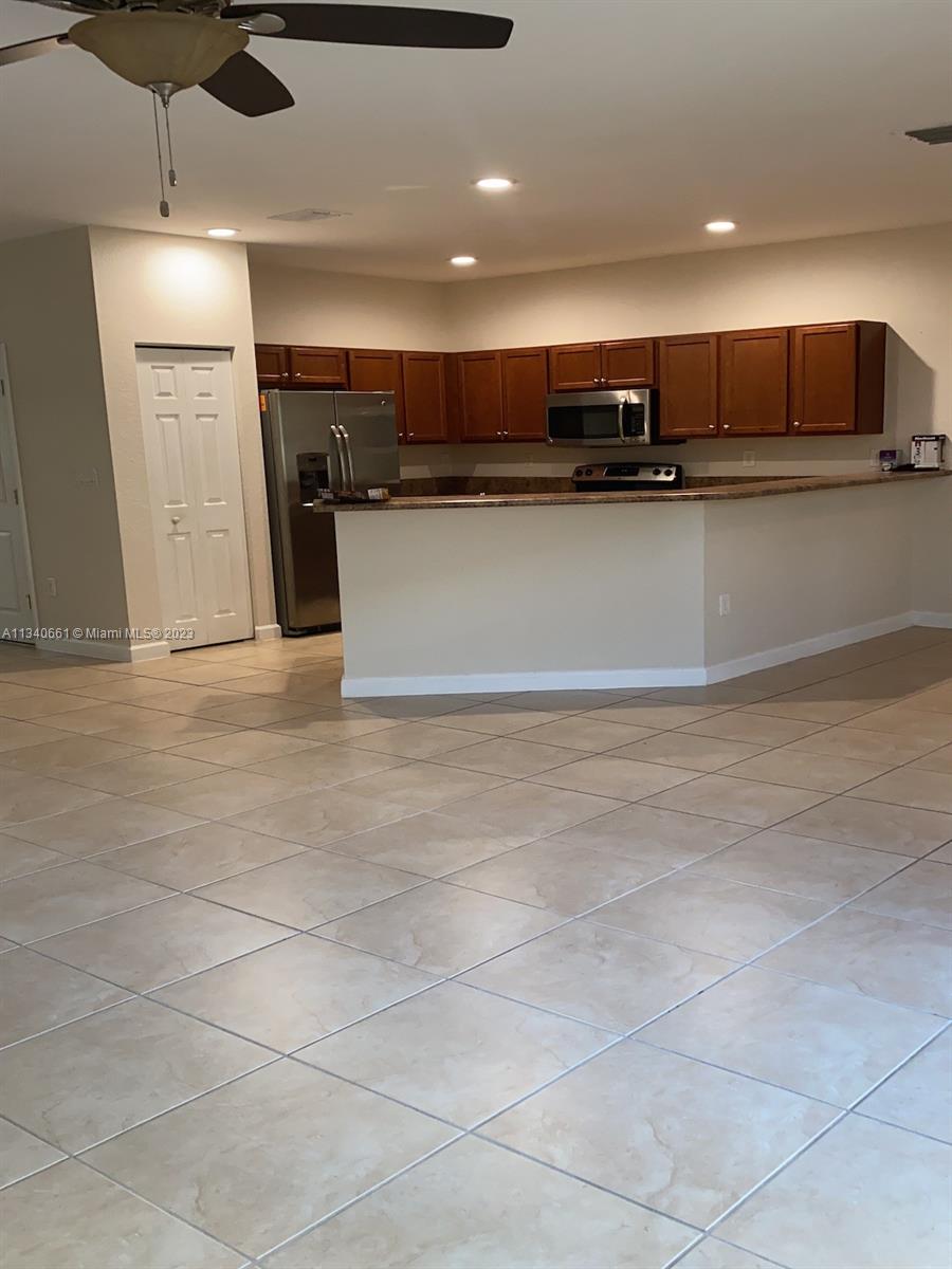 SUNSET RESIDENTIAL - Residential Lease