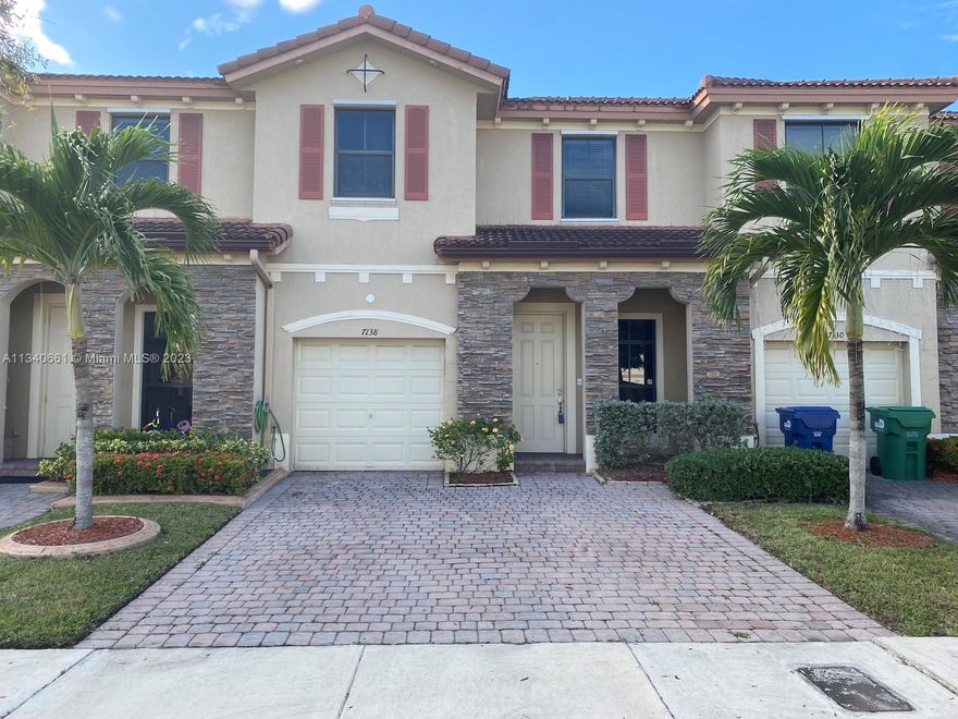 Come see this “BEAUTIFUL TOWN HOUSE", with garage for one car and driveway for 2 more, in amazing and quiet community. 3 bed, 2.5 bath. Spacious open concept with large kitchen (stainless steel appliances included dishwasher), dining and family room. Washer and dryer included. Tile floors down stairs and laminate wood upstairs (NO CARPETS AT ALL!!). Fences patio. Great Location. very close to Publix, Shopping, Banks. School, elementary school is waking distance. Property is a great condition.