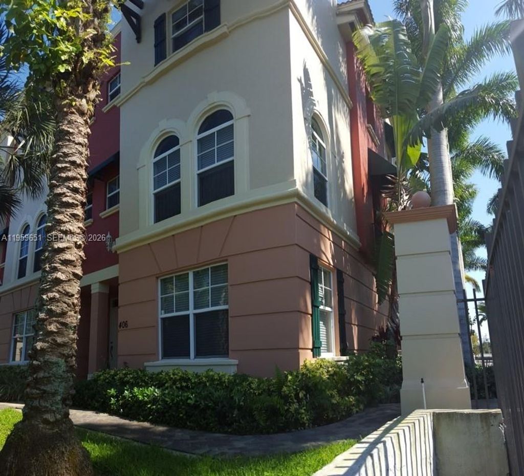 Photo of 1033 NE 17th Way #406, Fort Lauderdale, FL 33304 (MLS # A11959651)