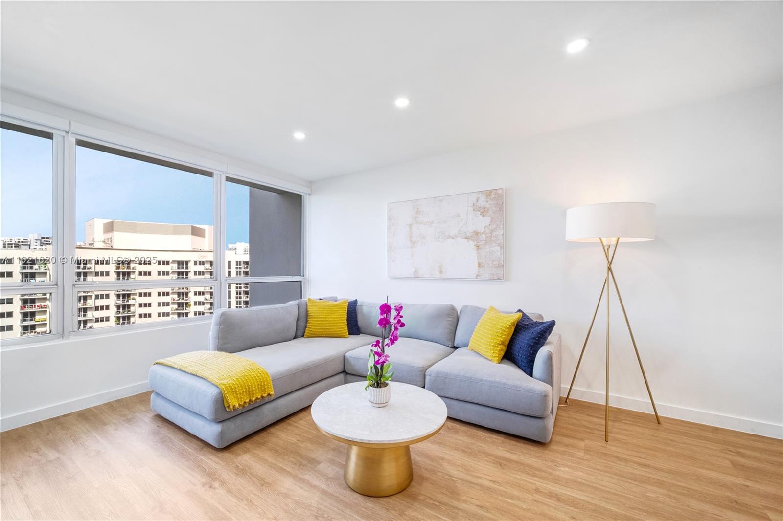 FLAMINGO SOUTH BEACH I CO - Residential