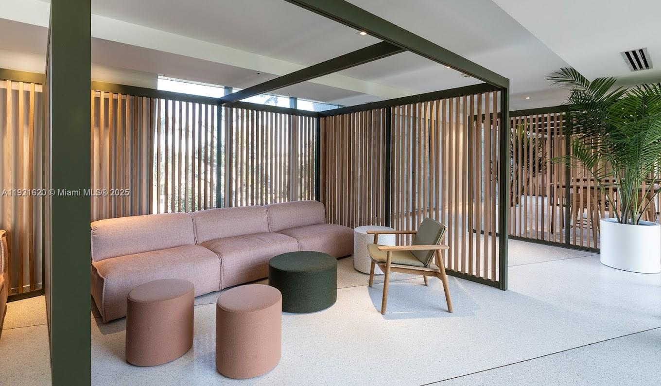 FLAMINGO SOUTH BEACH I CO - Residential