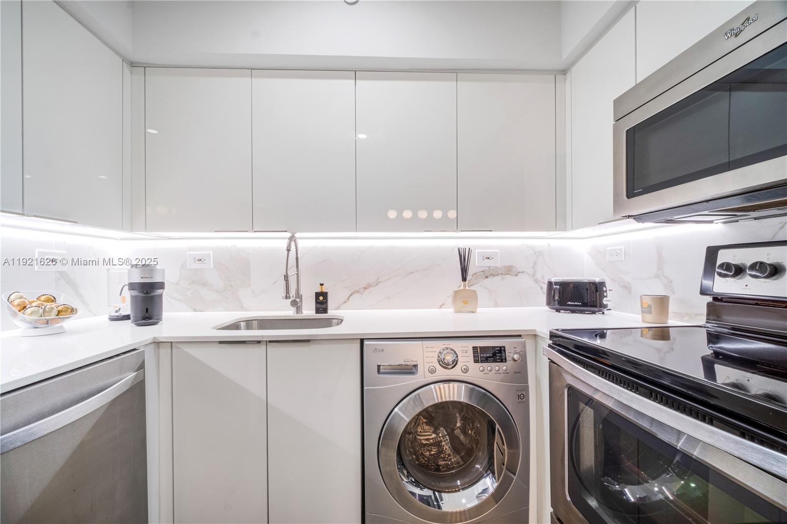 FLAMINGO SOUTH BEACH I CO - Residential