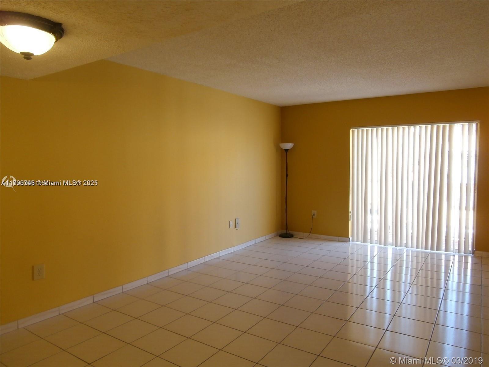 950 SW 104th Ct C-305