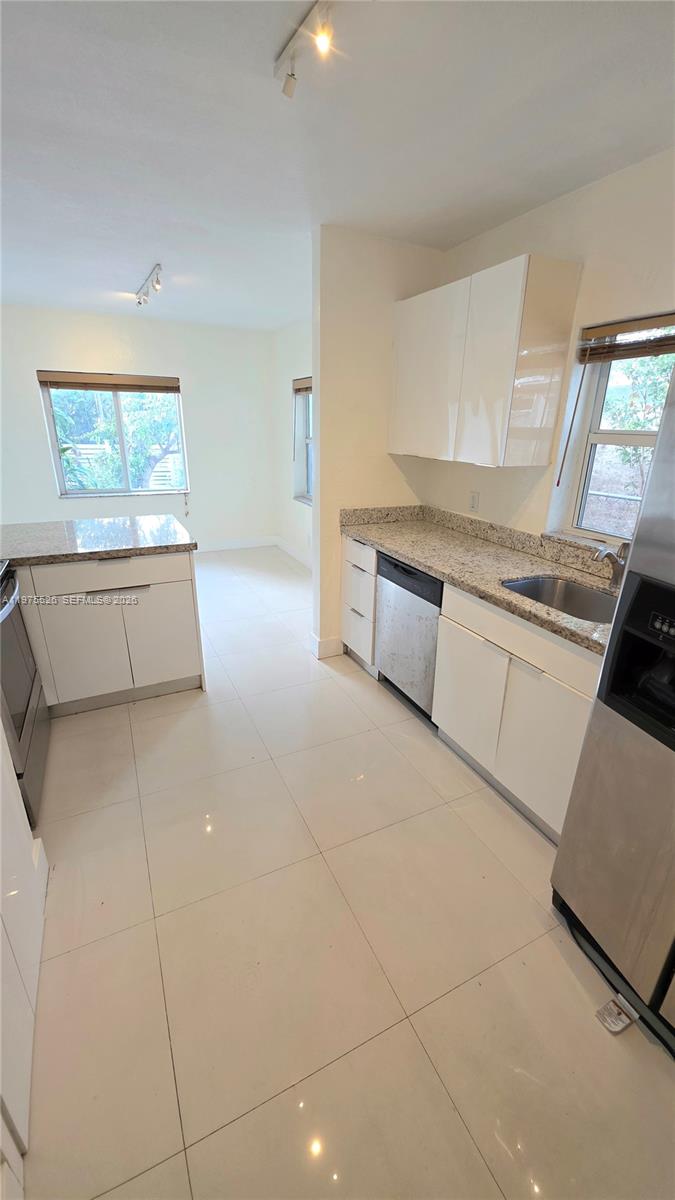 BUENA VISTA GARDENS - Residential Lease