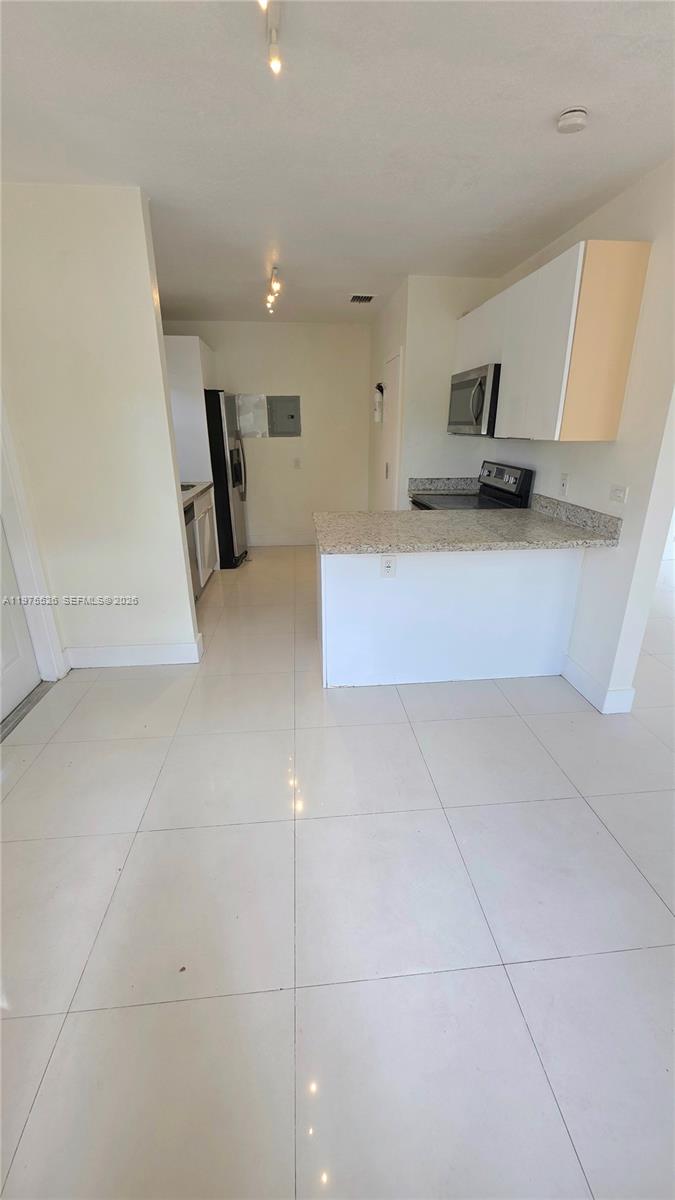 BUENA VISTA GARDENS - Residential Lease