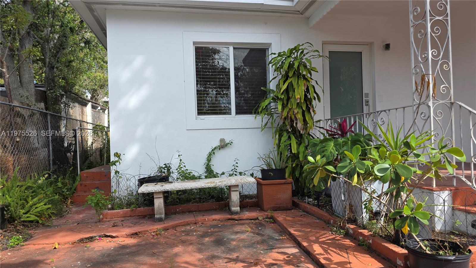 BUENA VISTA GARDENS - Residential Lease