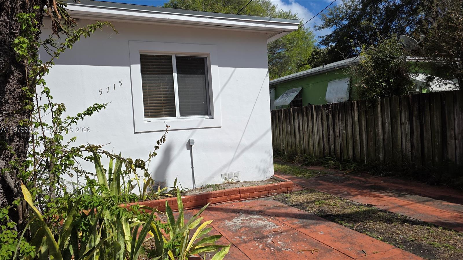 BUENA VISTA GARDENS - Residential Lease