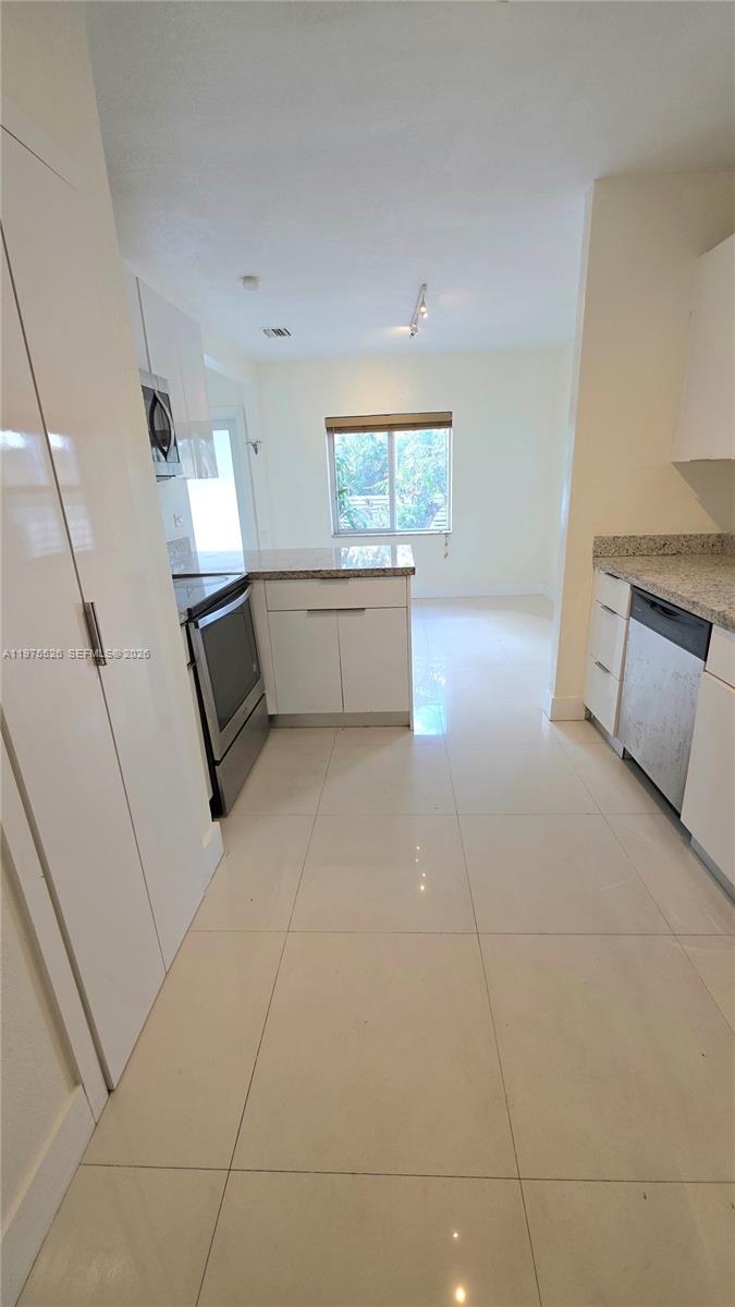 BUENA VISTA GARDENS - Residential Lease