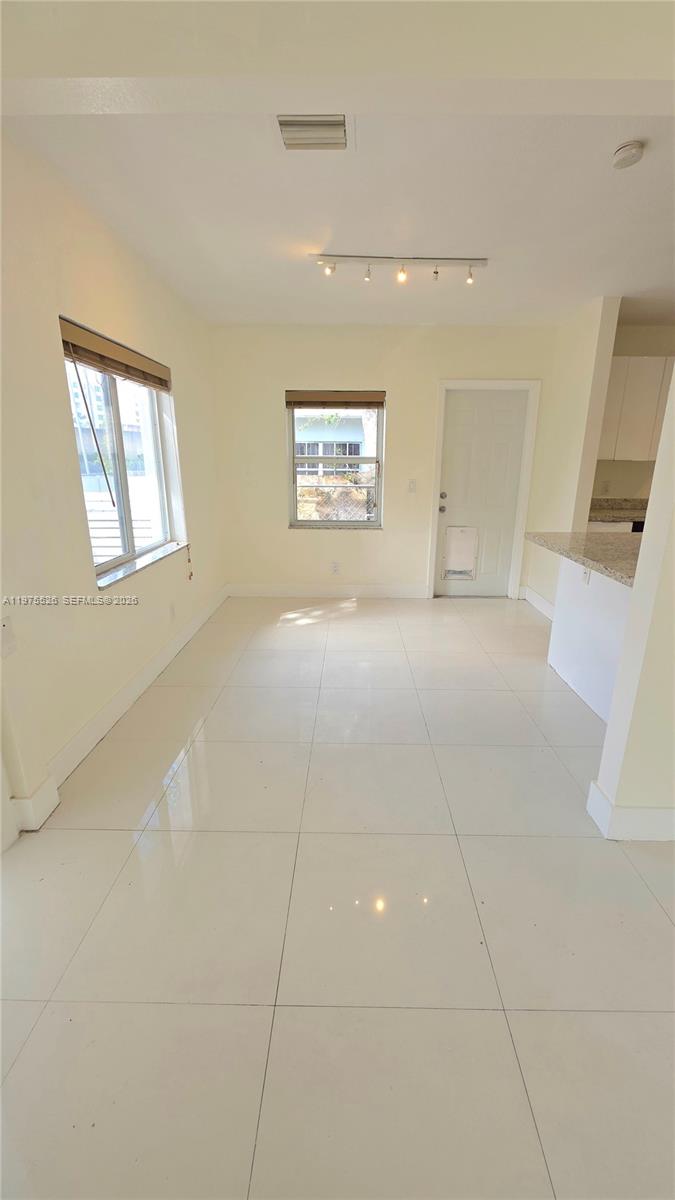 BUENA VISTA GARDENS - Residential Lease