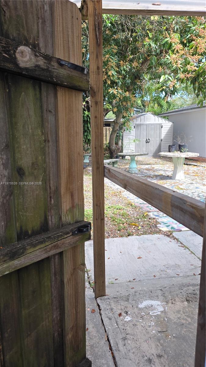 BUENA VISTA GARDENS - Residential Lease